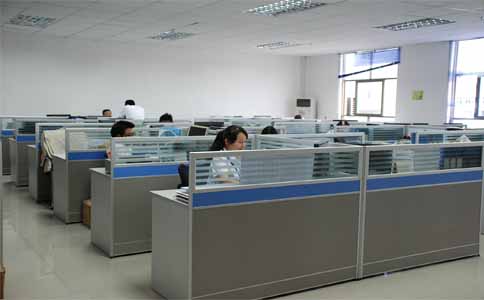 通發激光的辦公室很安靜，同事很友善