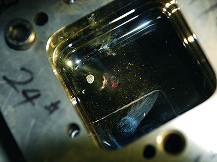 <a href='http://m.fszd.cc/product/3.htm' class='text_a'>模具激光焊機</a>修復鏡面模具效果